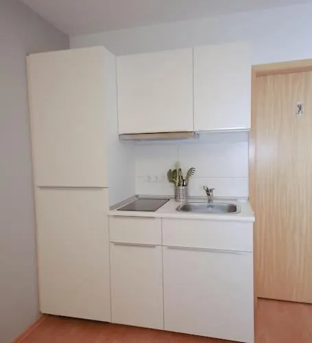 Wohnen Auf Zeit In Der Koelner Suedstadt * Cologne